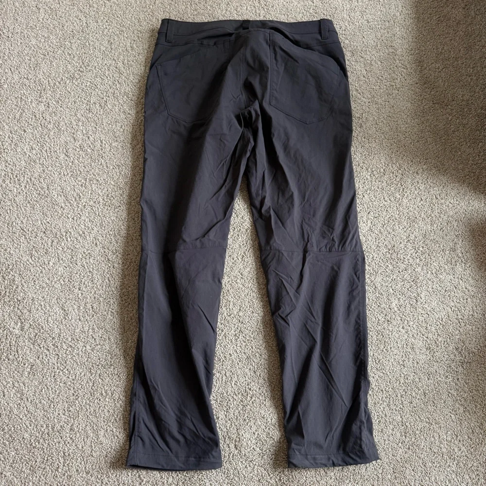 Arc'teryx Men's Gray Russet Hiking Climbing Casual Pants - Picture 3 of 10